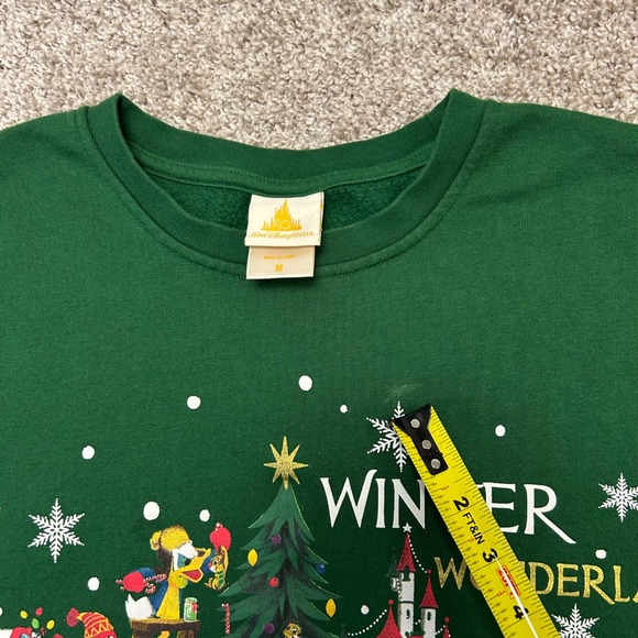 Disney Winter Wonderland Sweatshirt Medium‎ Mickey Mouse Minnie Christmas Goofy - Picture 5 of 8